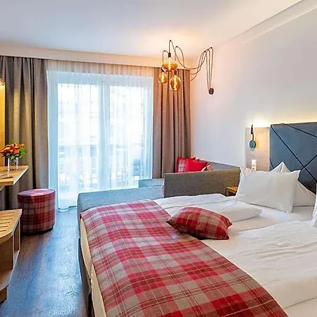 Otel Alte Post Feld am See